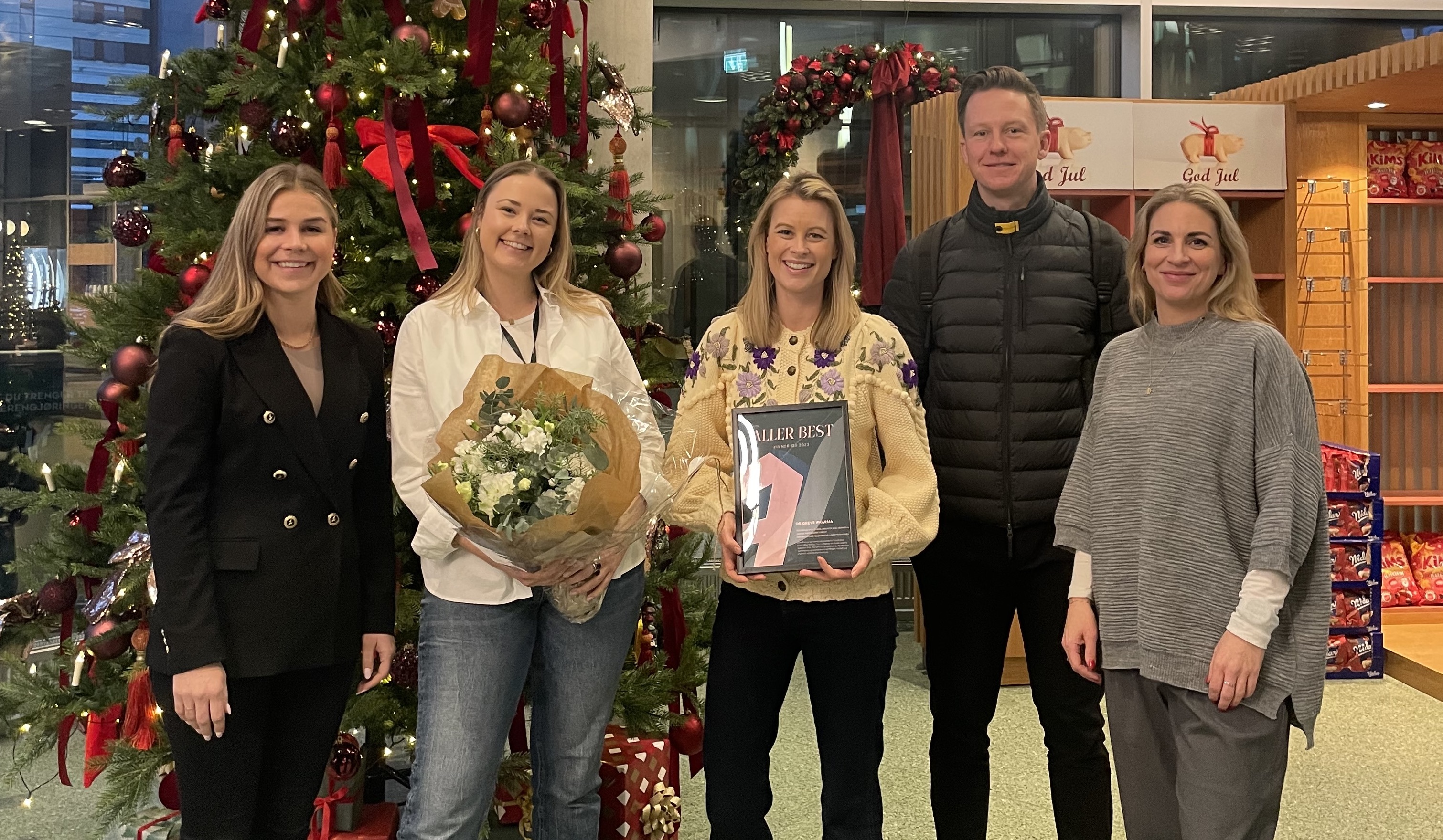 WINNER OF Q3: Lisbeth Langnes, strategic group account manager at Aller Media (far right) with Christine Stryken, media advisor at OMD, Amalie Cassandra Skrent, brand manager at Orkla, Birgitte Blix Werner, media & communication manager and Andreas Gaarder, senior advisor at OMD.