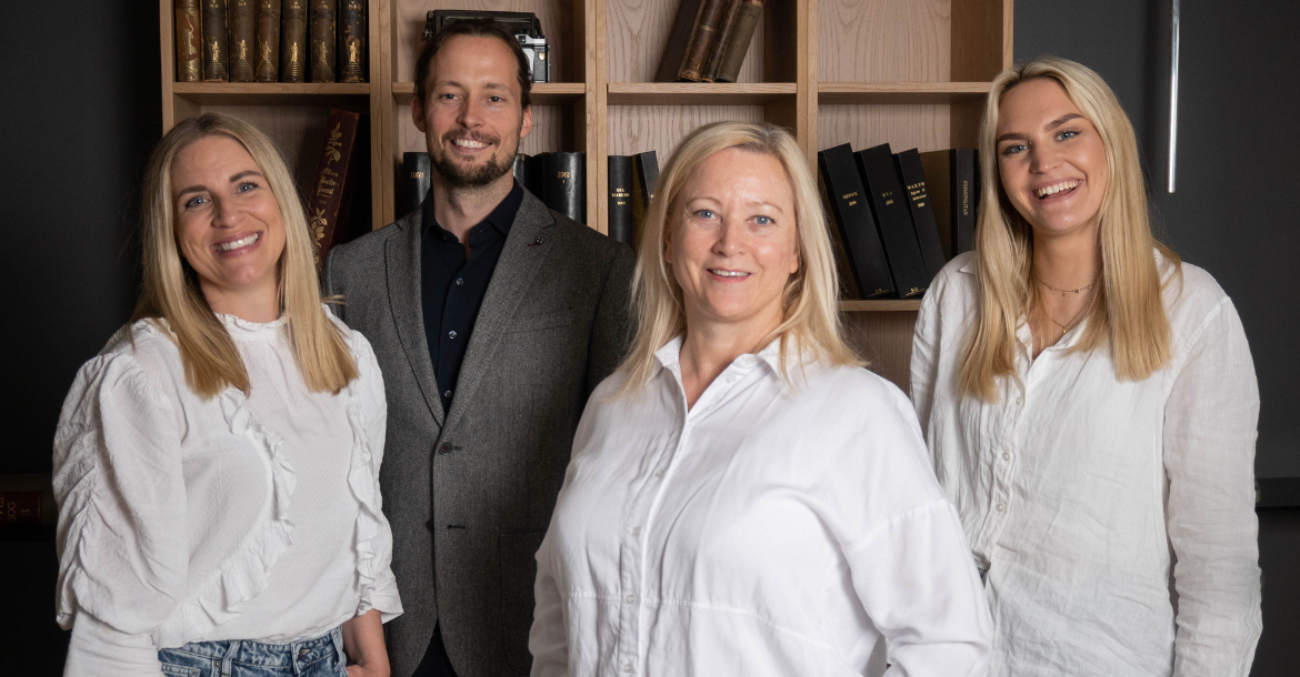 From left. Lisbeth Langnes, Alexander Hansen Vigebo, Gøril Karlsen Thu and Julia Lyon Vesterhus. The three new employees are well underway and ready to take the sales team to the next level.